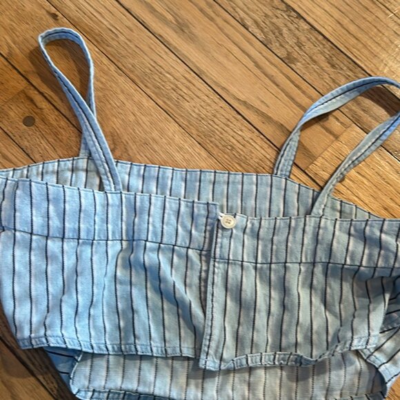 Aritzia Tops - Aritzia cropped shirt